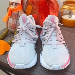 PUMA GIRLS SOFTRIDE SOPHIA SNEAKER - GREY 10.5